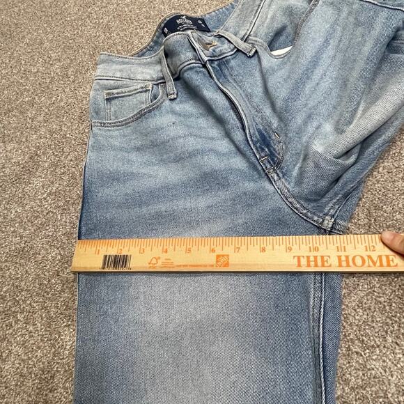 Hollister Women ultra high rise dad jean sz 0R 24x31 distress light wash stretch - Picture 7 of 12